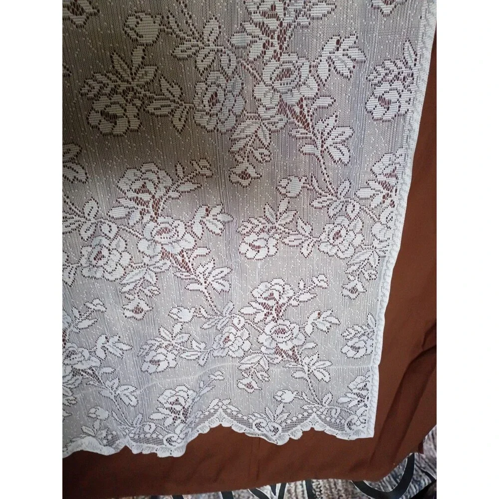 Floral lace curtain 3 Piece delicate rose pattern with a scalloped Edge Vnt